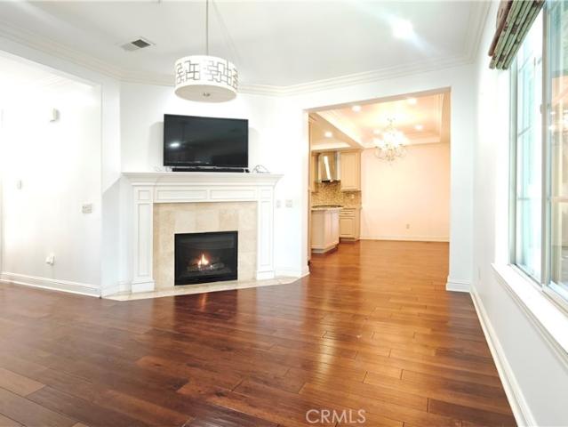 849 W Huntington