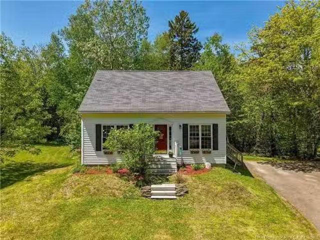 84 Tudor Ave, Charters Settlement, NB, E3C 1X6 house for sal.