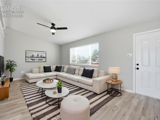 84 W Bonanza Drive