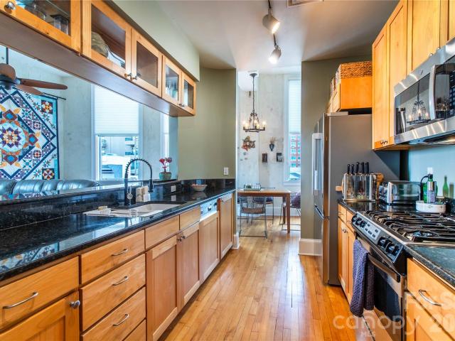 84 W Walnut Street # 501