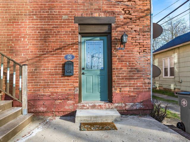 84 W 2nd Street