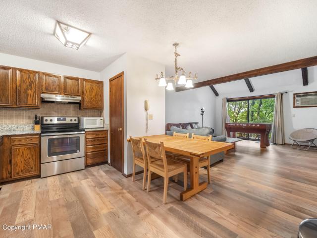 84 Cross Country Ln, Tannersville, PA 18372 | MLS #PM 138283