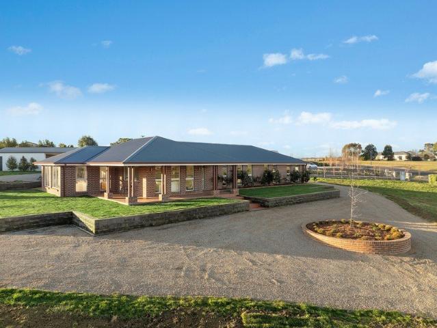 84 Dean Drive, Orange Family Living with Room to Grow