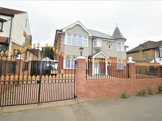 84 Kimberley Road, London, E4 6DF, United Kingdom | 5 bed duplex for rent #136959845 | Rentberry