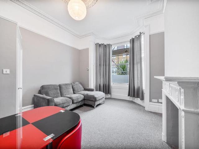 84 Lady Margaret Road, London, N19 5ES, United Kingdom | 2 bed apartment for rent #139402782 | Rentberry