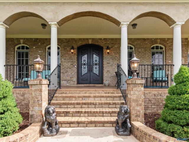 84 Lake Forest Blvd