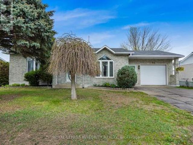 84 Lalande Crescent, Alfred And Plantagenet, ON, K0B 1A0 house for sale | Listing ID X13854 | Royal LePage