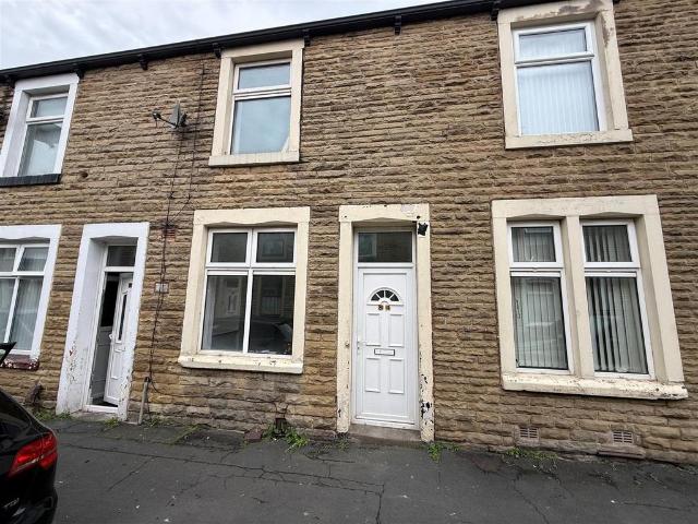 84 Leyland Road Burnley 2 bed house to rent £595 pcm £137 pw