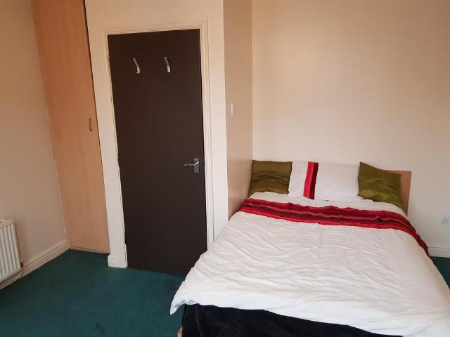 84 London Road, Leicester LE2 4 bed flat to rent £1,387 pcm £320 pw