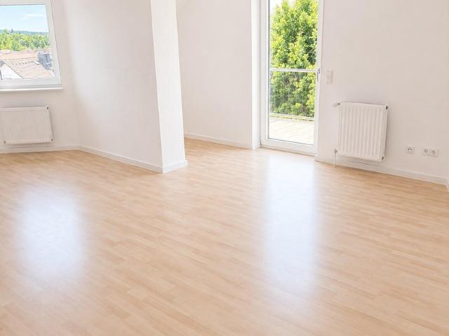 84 m² DG Wohnung, Balkon, Klima, Erstbezug nach Renovierung!