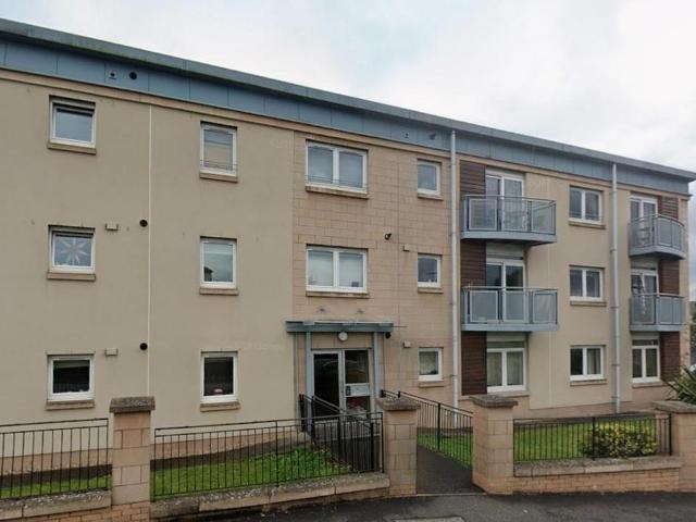84 Mamore Street, Glasgow G43 2 bed flat to rent £1,200 pcm £277 pw