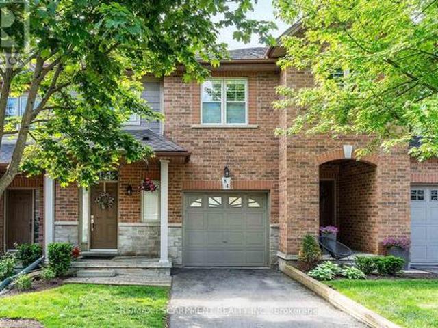 84 Myers Lane, Hamilton, ON, L9G 0A5 townhouse for lease | Listing ID X13435 | Royal LePage