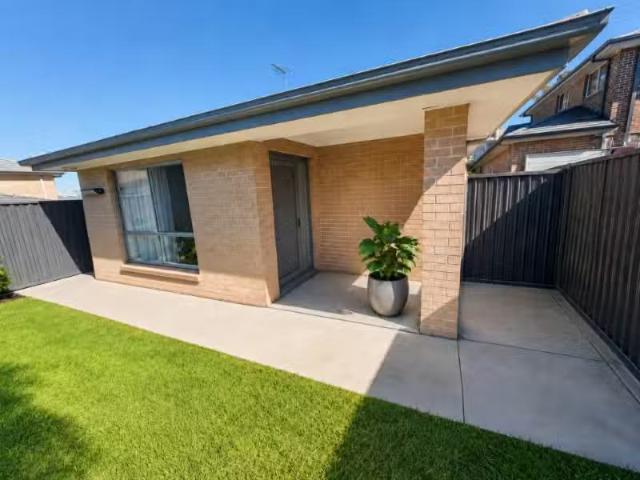 84a Mc Carthy Street, FAIRFIELD WEST Apartment for rent Liste.
