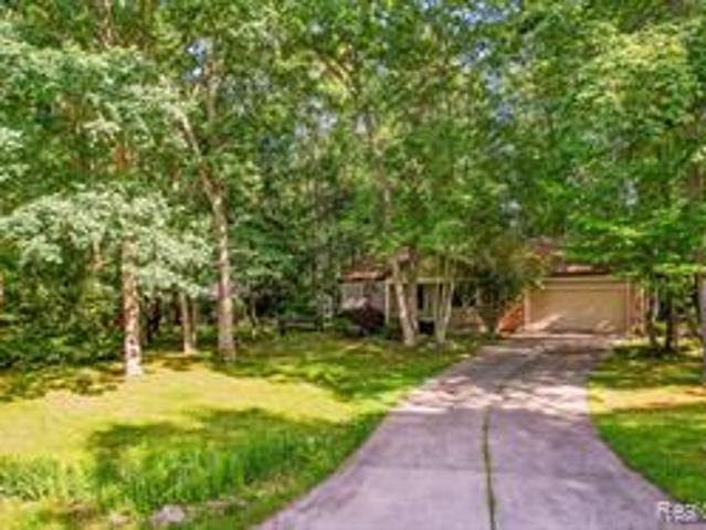 8507 Pineview Lake Drive