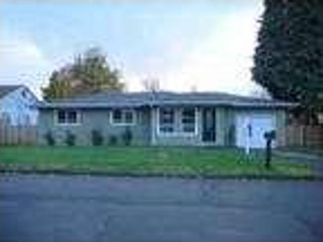 $850 / 3br 950ftÂ² Great condition, big back yard 1502 Jackson St SE