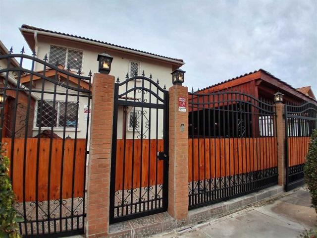 $ 850.000 Casa en Arriendo en Padre Hurtado 3 dormitorios 3 baños / Corredores Premium Chile SpA