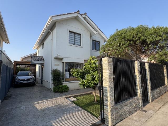 $ 850.000 Casa en Arriendo en Padre Hurtado 3 dormitorios 3 baños / Gestión y Propiedad