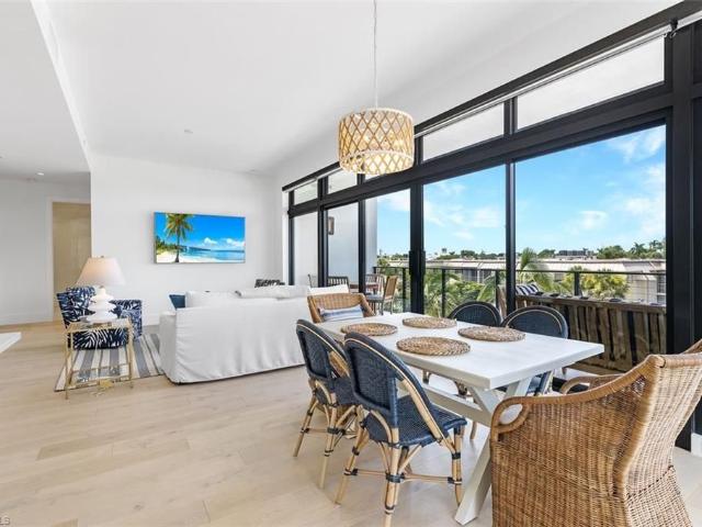 850 Central Ave Unit 305, Naples, US, FL