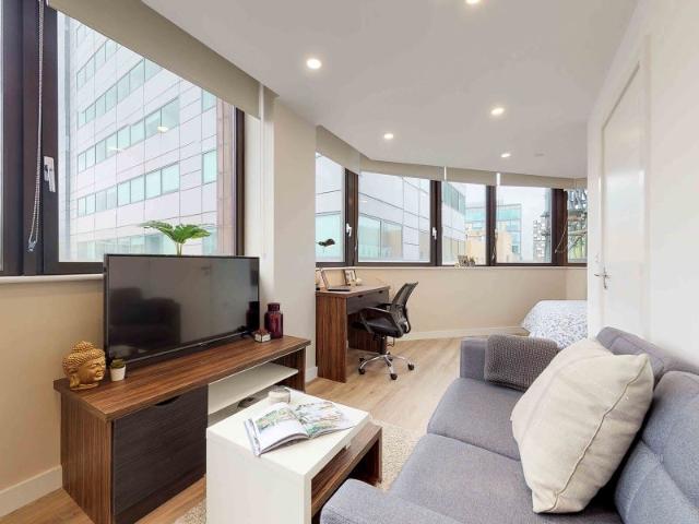 £850 Bills inc. Studio in Sheffield City Centre