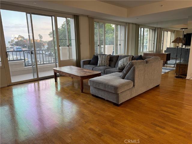 850 E Ocean Boulevard B3