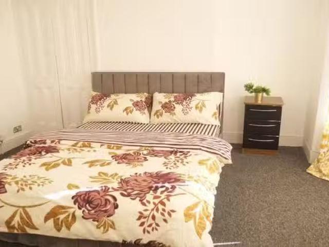 850 House 3 bedrooms in Medway
