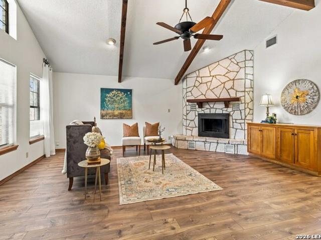 850 Mission Hills Dr