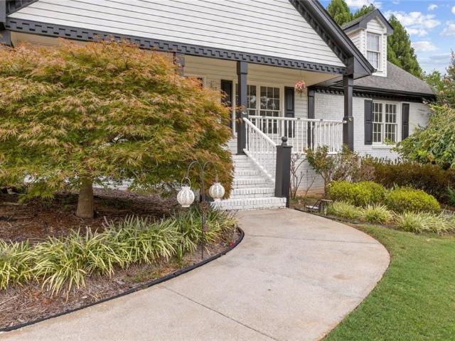 850 Rose Crest Drive