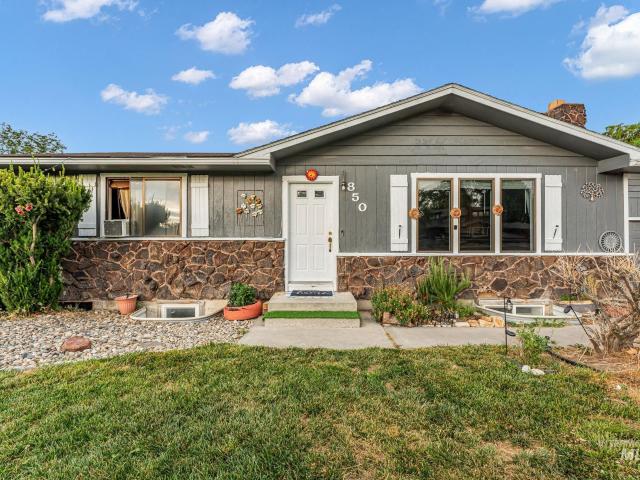 850 Rosewood Dr