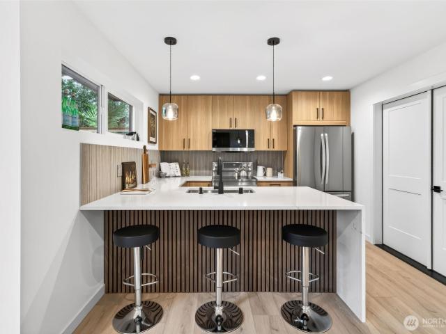 8510 15th Avenue NE