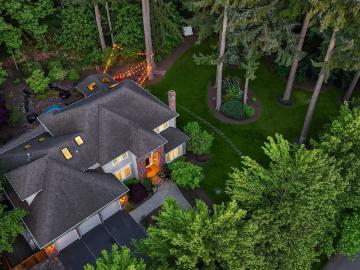 8512 th Place NE