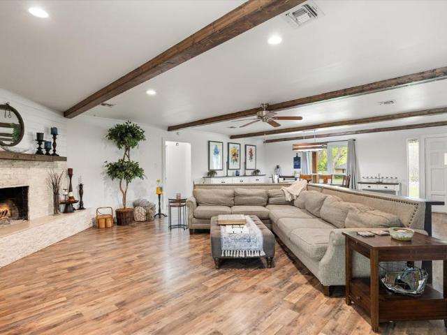 8513 Ravenswood Road
