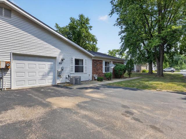 851 E Waterloo Court