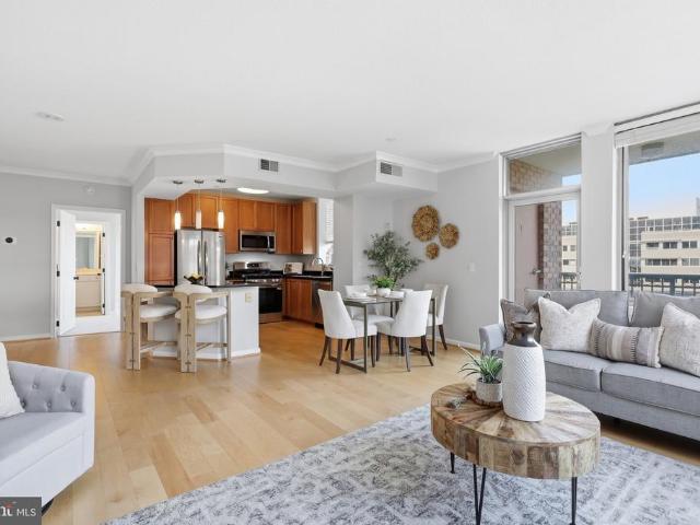 851 N Glebe Road # 711
