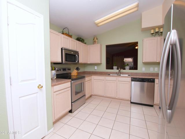 8527 w rue de lamour