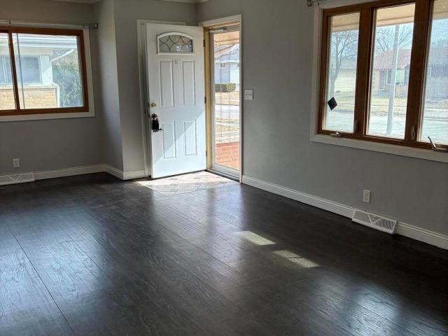 8528 W Arden Pl, Milwaukee, WI 53225 | MLS #1951