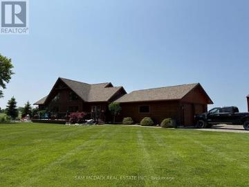 Lambton Shores, Ontario - Garden, Swimming pool
