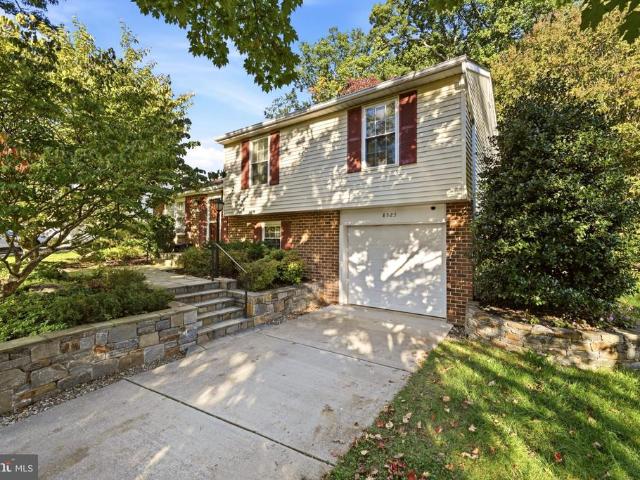 8523 Hayshed Lane