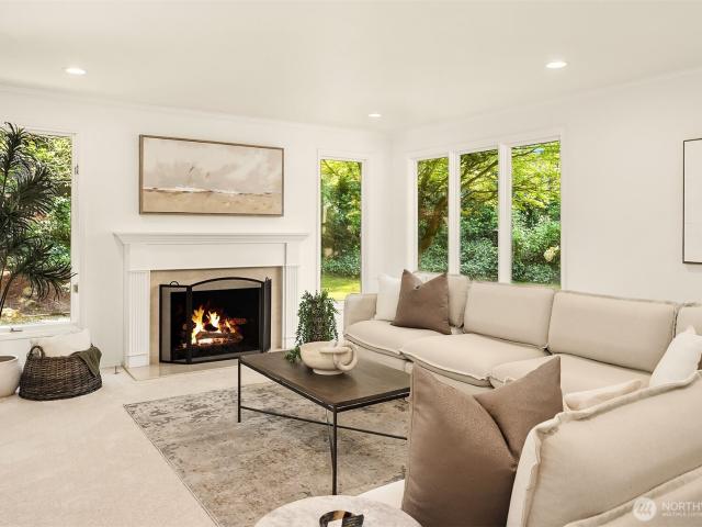 8531 Hunts Point Ln, Hunts Point, WA 98004 | MLS #2555