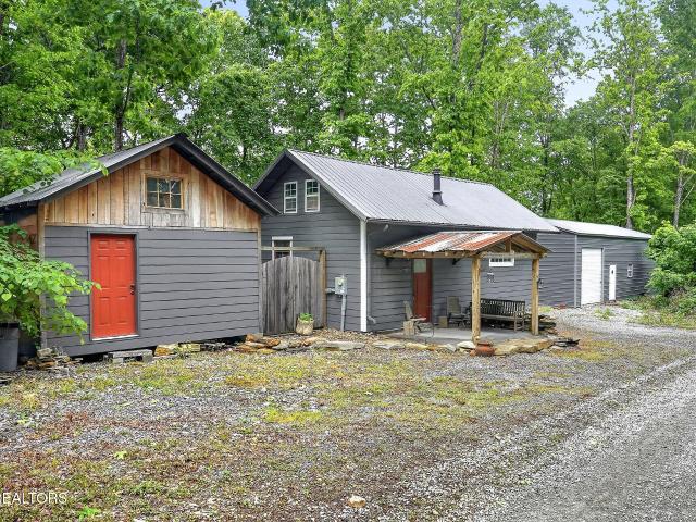 853 Rock Springs Rd