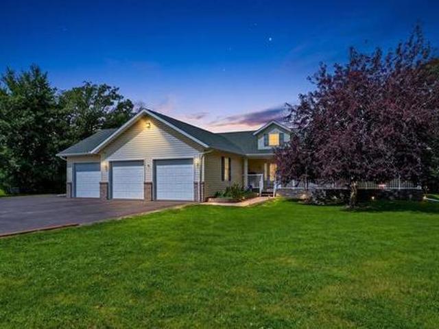 8548 Henderson Hwy, East Selkirk, MB, R1A 2A8 Luxury House for sale | Listing ID 202620 | Royal LePage Carriage Trade Luxury Properties