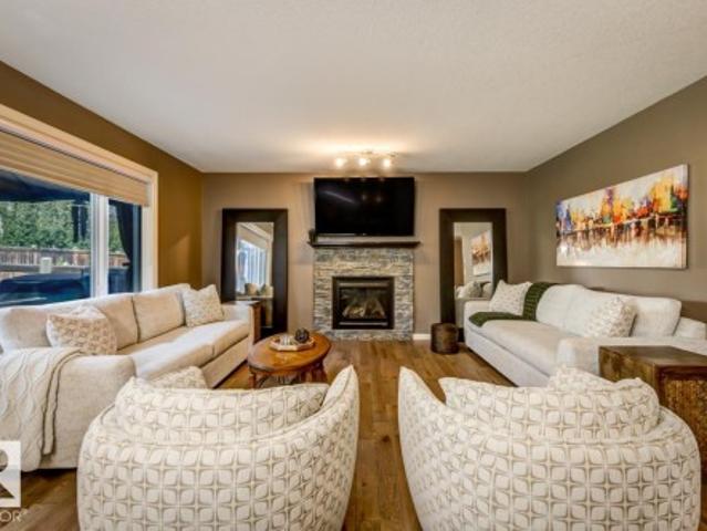 854 Chahley Way Nw, Edmonton, AB, T6M 0C7 house for sale | Listing ID E4504 | Royal LePage