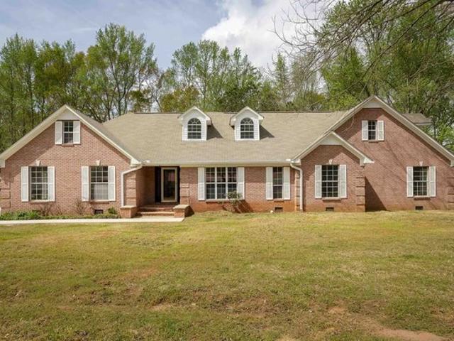 855 Cobb Dr, Leighton, AL 35646