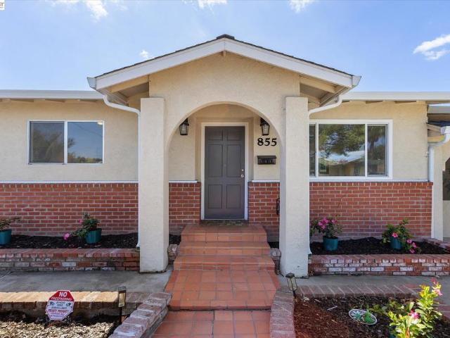 855 Olivina Avenue
