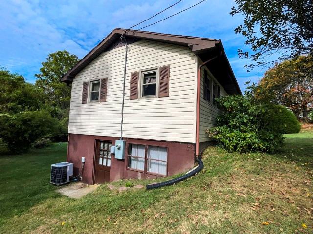 855 S 1st Street