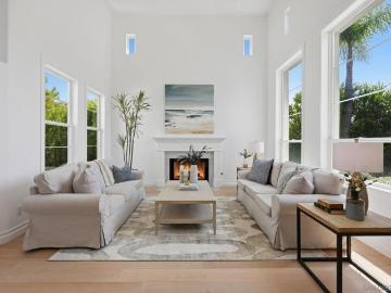 855 Stratford Knoll