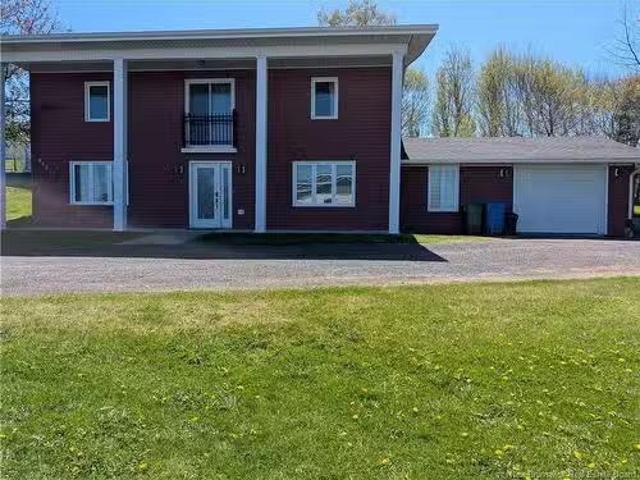 855 Walker St, Grand Falls, NB, E3Z 1A4 house for sale List.