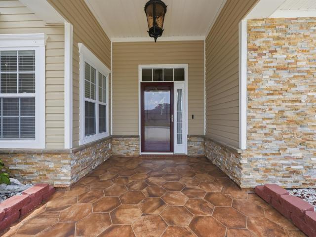 855 Wintercreeper Dr