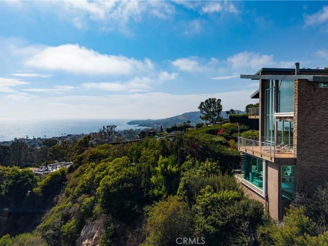856 Diamond Street