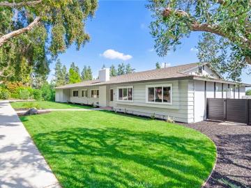 856 E Palm