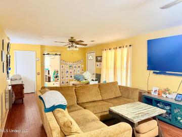 856 Meadowbrook Road